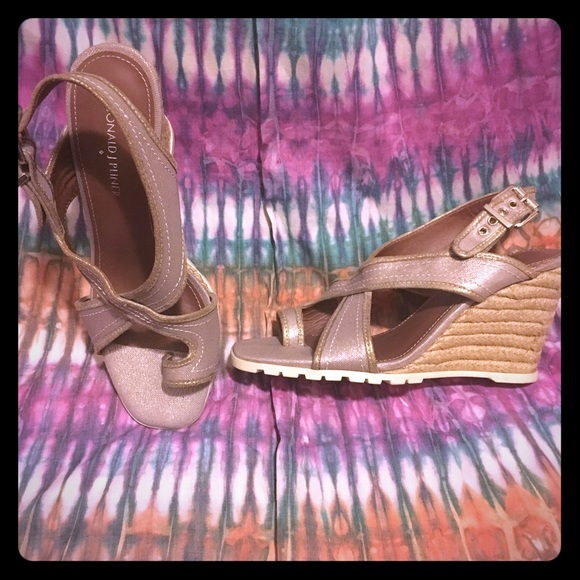 Donald J Pliner gold linen woven heel sandal. - Picture 1 of 4